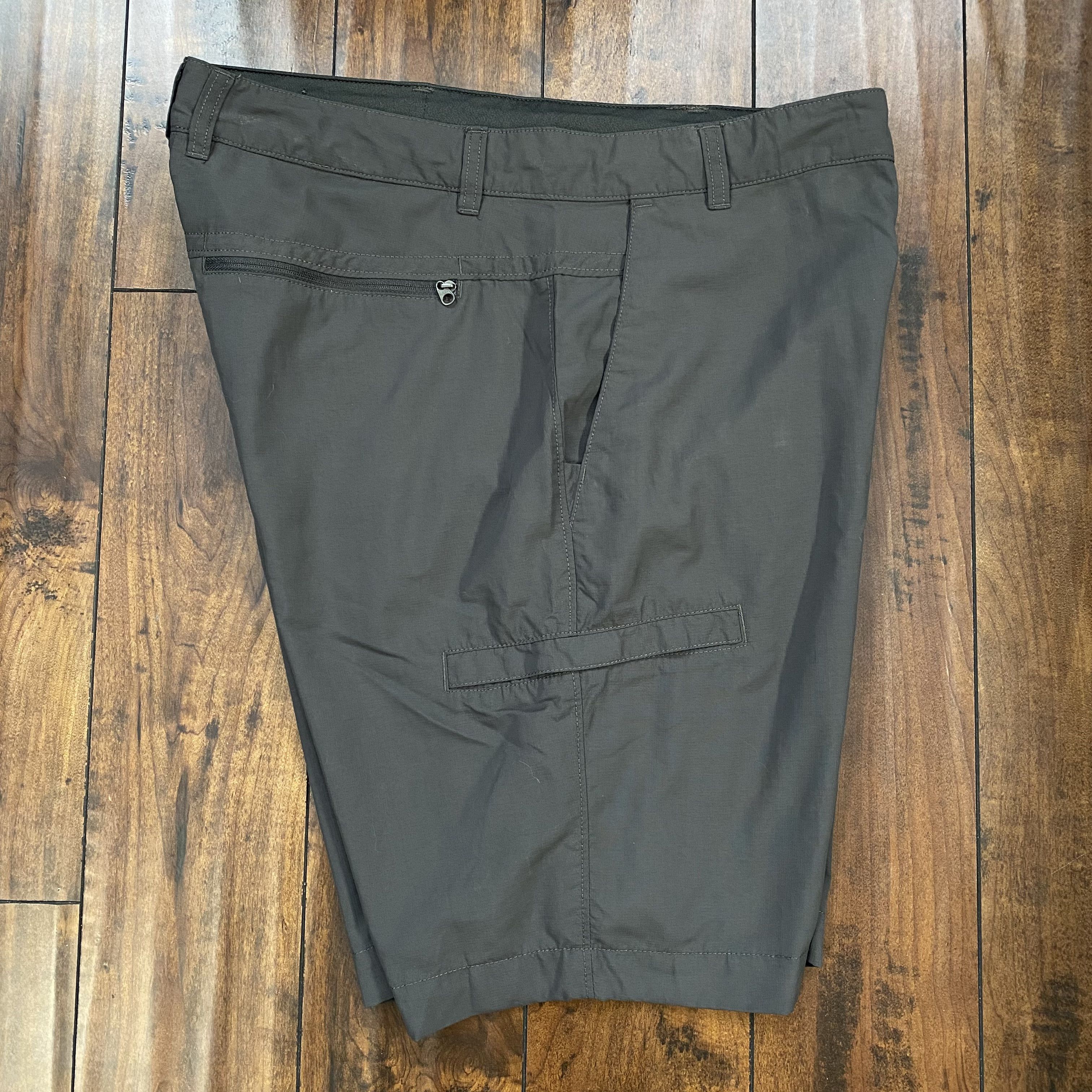 The North Face TNF Quick Dry Nylon Shorts Size US 32 / EU 48 - 2 Thumbnail