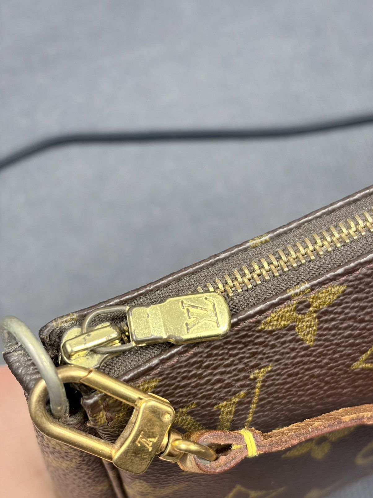 Louis Vuitton Louis Vuitton Pochette Accessories Vintage Handbag Size ONE SIZE - 10 Thumbnail