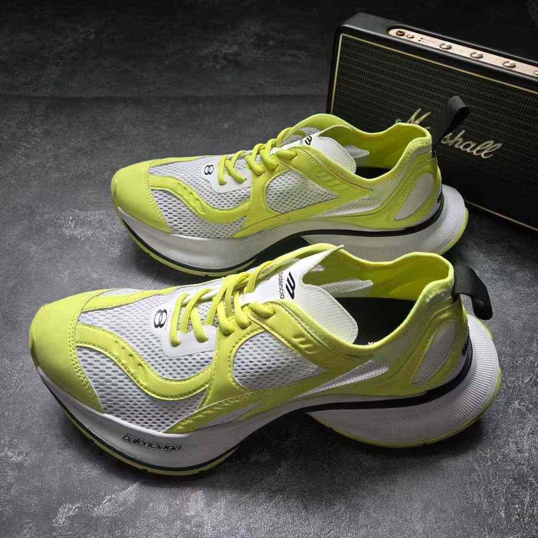 Balenciaga Balenciaga Green Lowtop Sneakers 41 Men Size US 8.5 / EU 41-42 - 1 Thumbnail