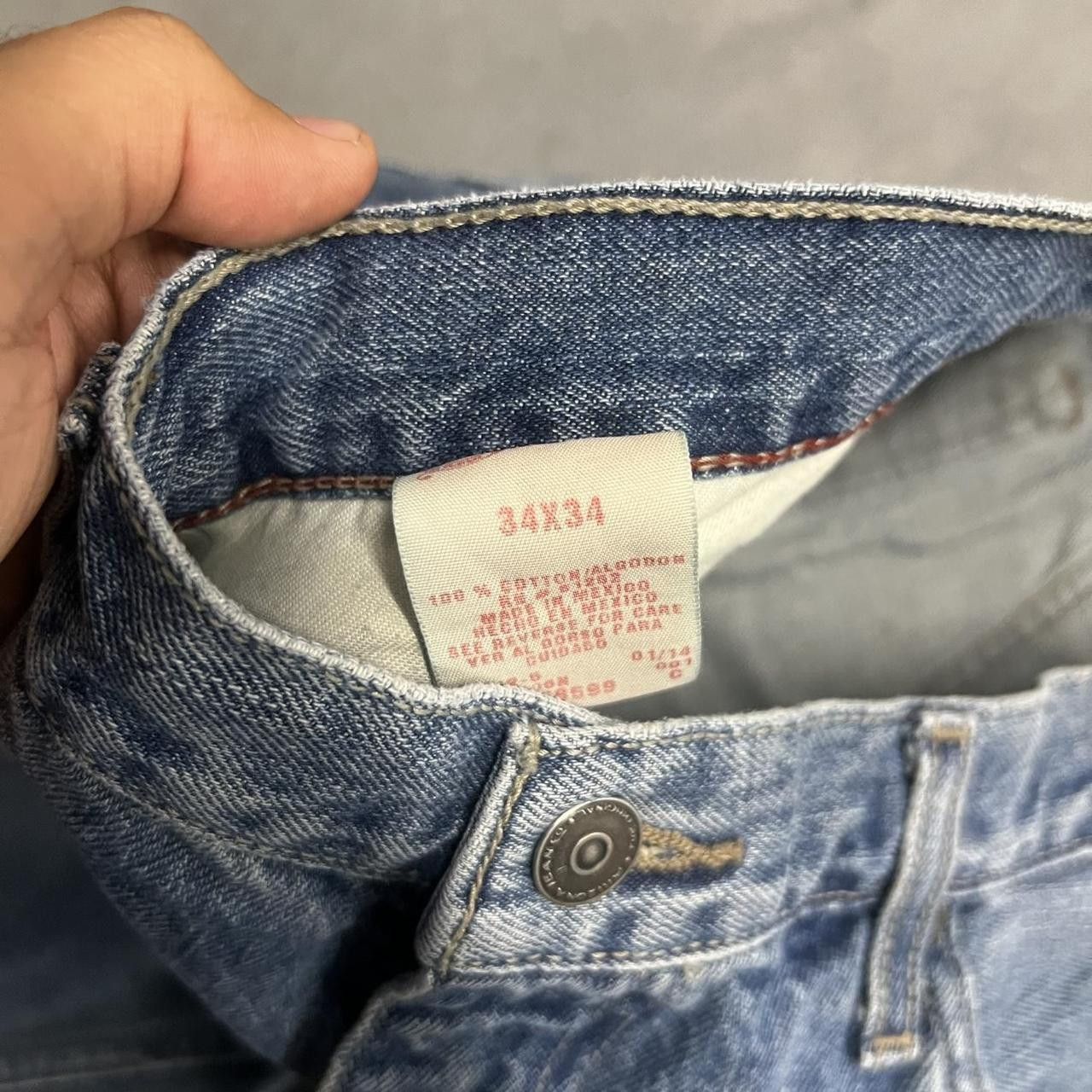 Vintage Vintage Y2K/2000s Baggy Skater style Medium wash Denim Jeans! Size US 34 / EU 50 - 8 Thumbnail