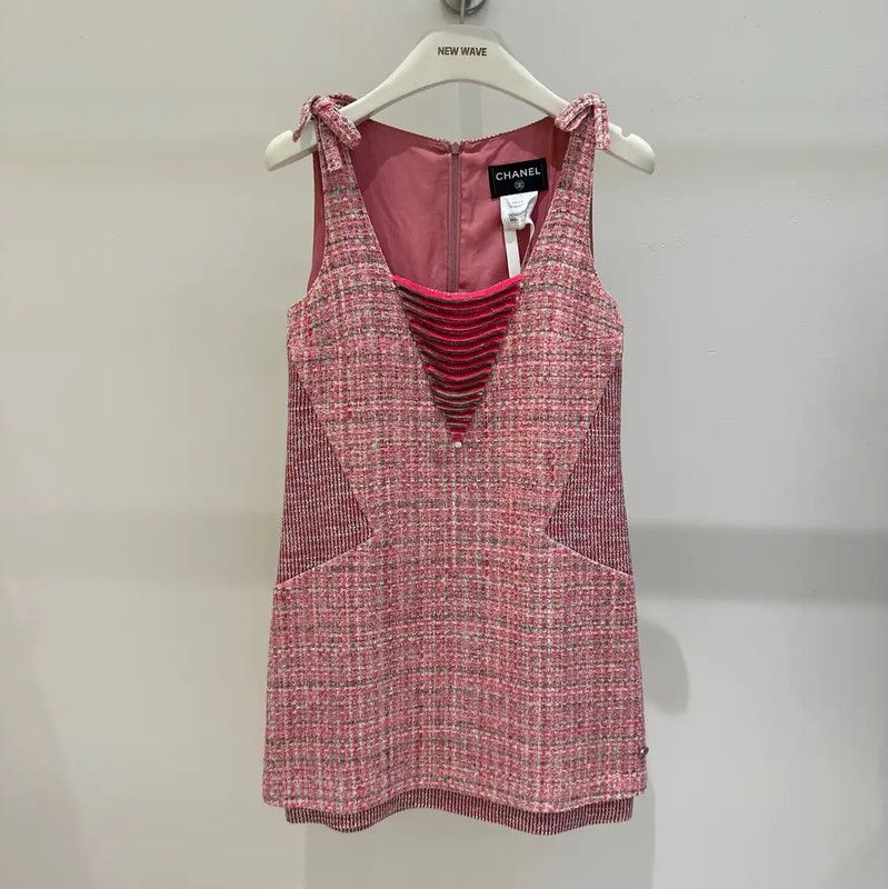 Chanel Chanel Pink Sleeveless Dress with Unique Texture 0089 Size XS / US 0-2 / IT 36-38 - 1 Thumbnail