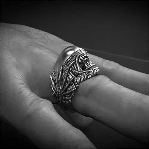 VIBE skull head men's retro ring (size 6 to 13) Size ONE SIZE - 1 Thumbnail