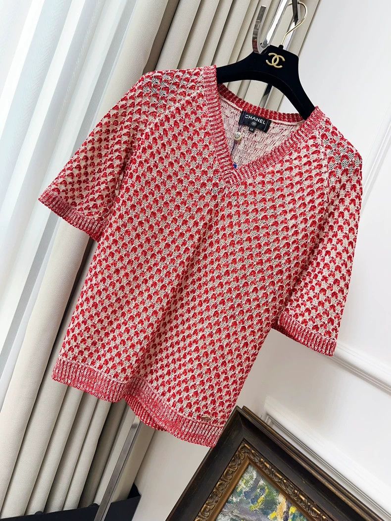 Chanel Chanel 17p red cloak knitted short-sleeved V-neck Size XS / US 0-2 / IT 36-38 - 1 Thumbnail