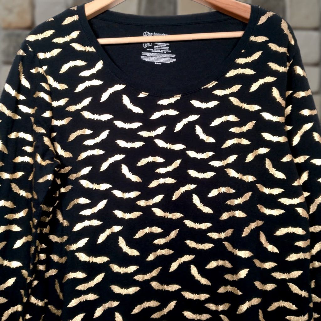 Vintage No Boundaries Bat Shirt Juniors XXL Black Gold Animal Print Graphic T-Shirt Halloween Womens Size XXL / US 16-18 / IT 52-54 - 1 Thumbnail