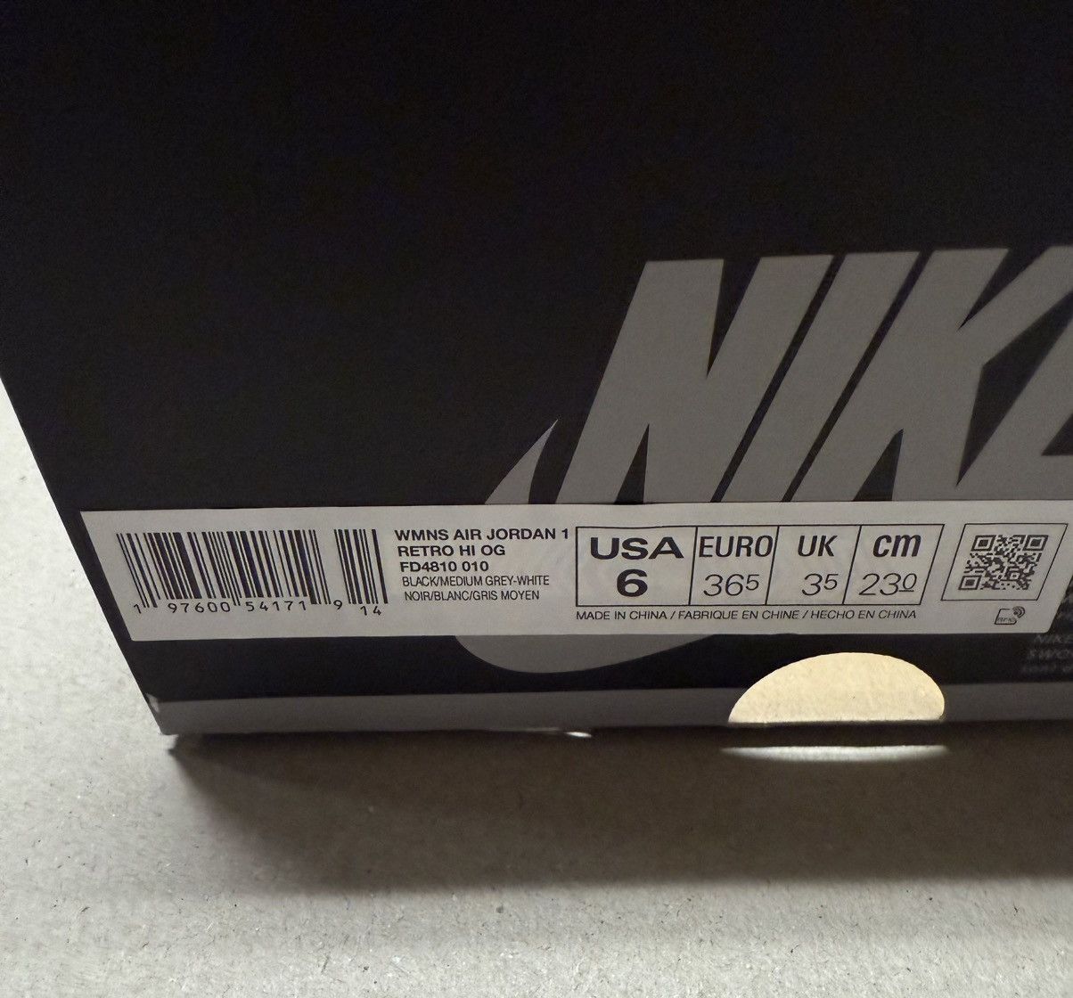 Jordan Brand Nike Air Jordan 1 Retro High OG Satin Shadow Womens 6 NEW! Size US 6 / IT 36 - 7 Thumbnail