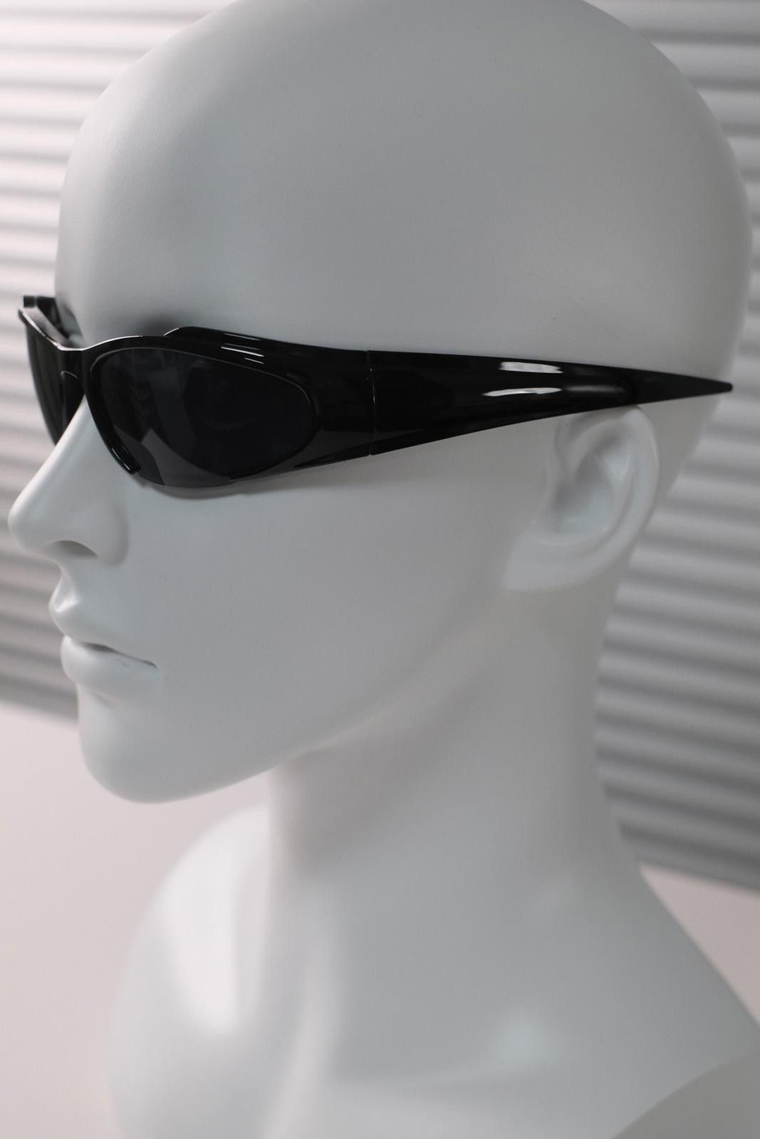 Other Rare Y2k Vtg Futuristic Cat Eye Black Sunglasses Unisex OS Size ONE SIZE - 2 Thumbnail