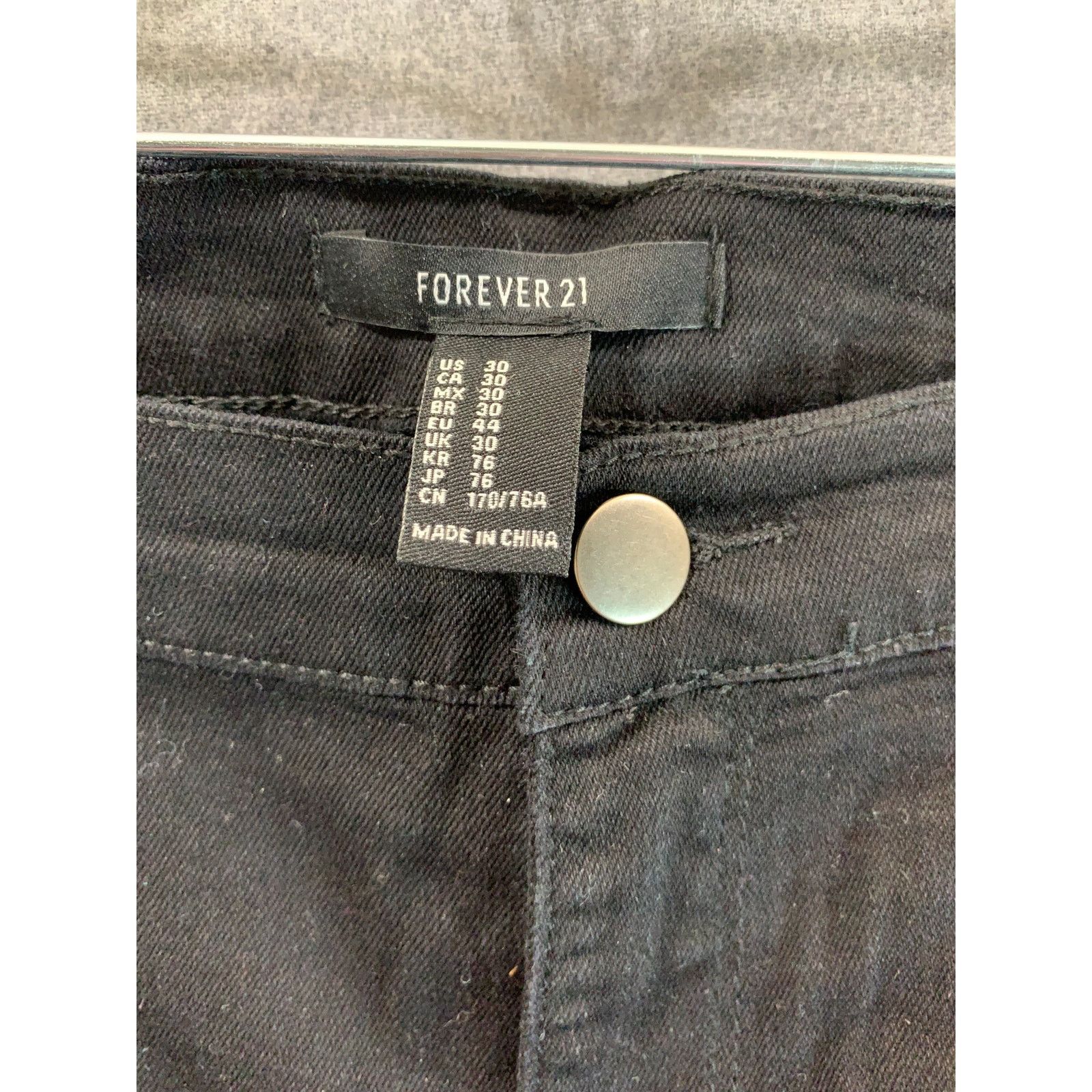 Forever 21 FOREVER 21 Jeans Women Size 30 Black Jeans Size 30" / US 8 / IT 44 - 3 Thumbnail