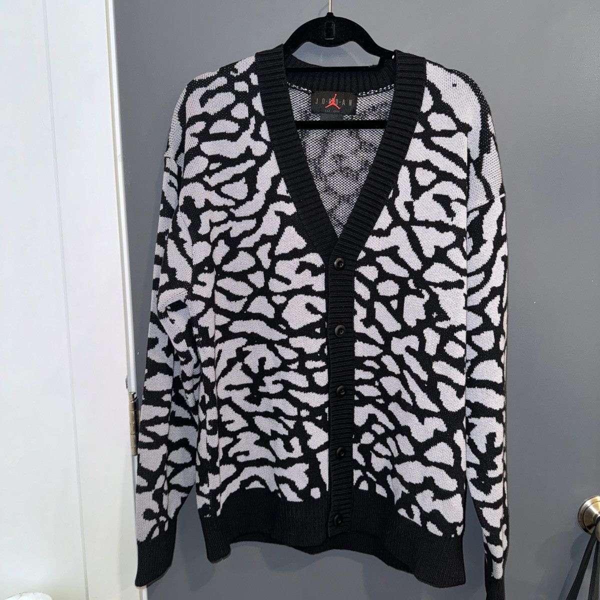 Jordan Brand Jordan Elephant Print Black/Grey Cardigan - Men’s Medium Size US M / EU 48-50 / 2 - 1 Thumbnail