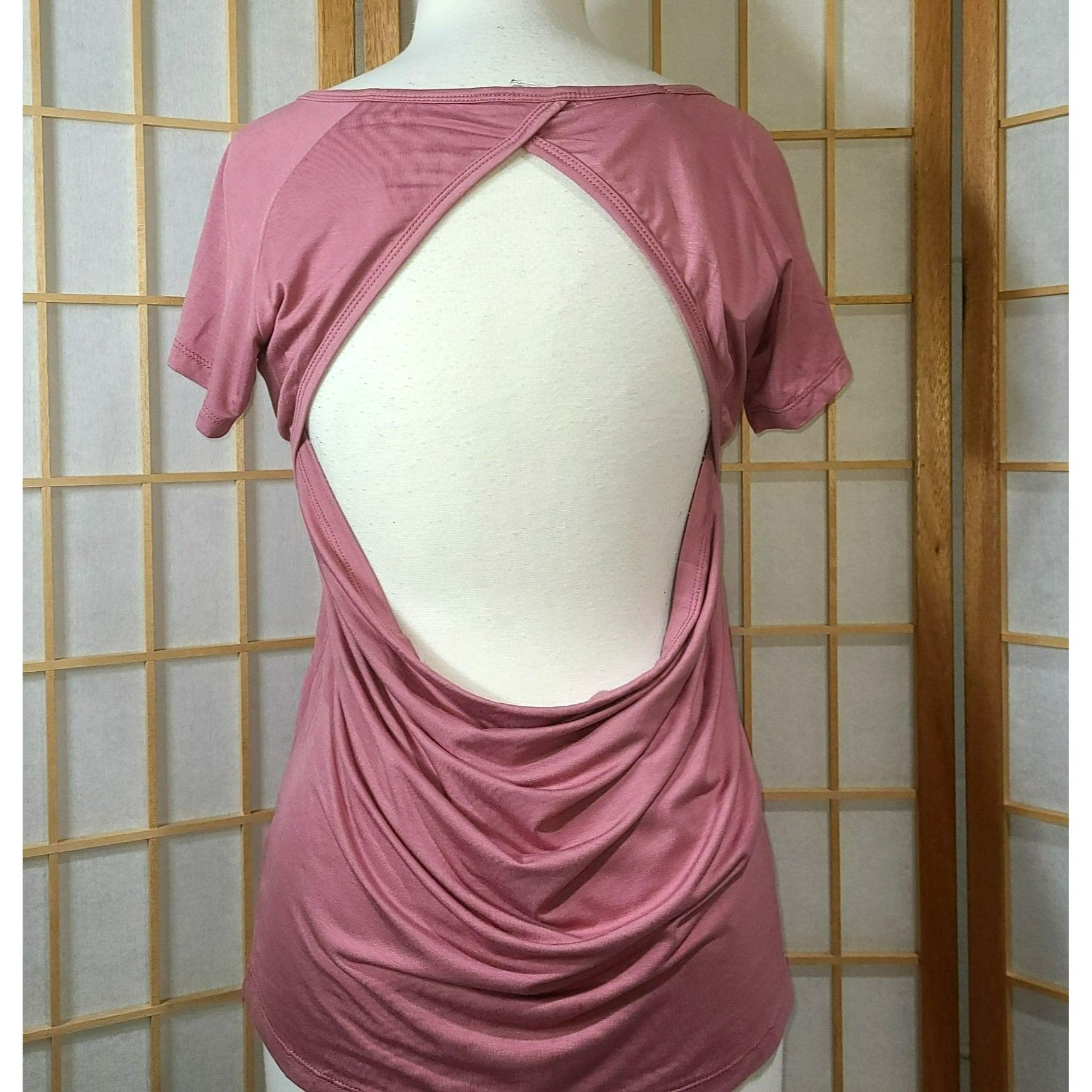 Other NWT The Free Yoga Sm Open Back Top Size S / US 4 / IT 40 - 1 Thumbnail