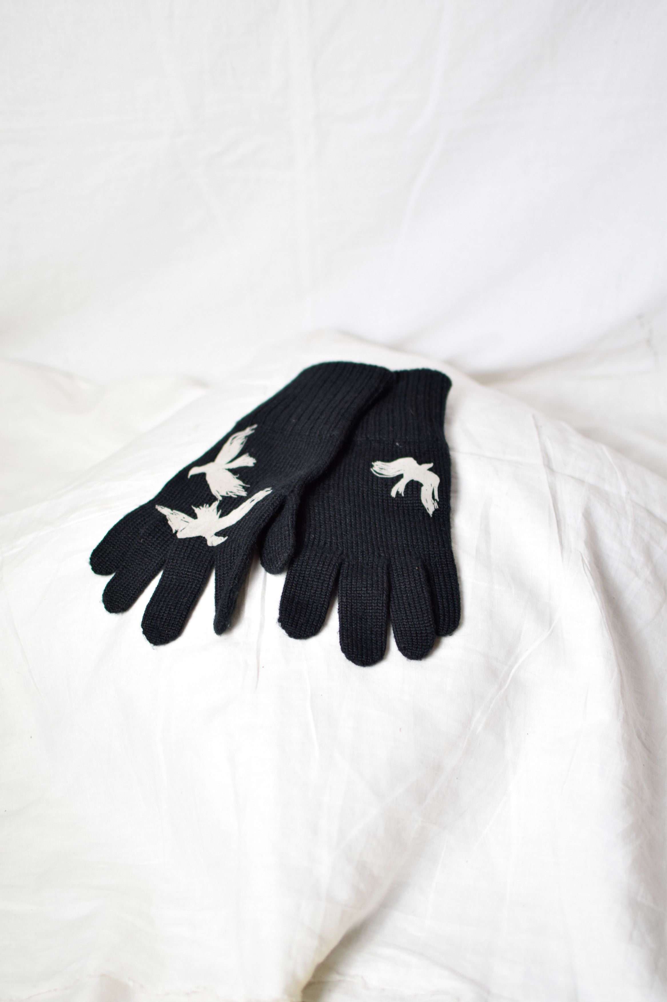 Yohji Yamamoto YYPH AW11 Knit Crow Gloves - HP-W03-933 Size ONE SIZE - 2 Thumbnail