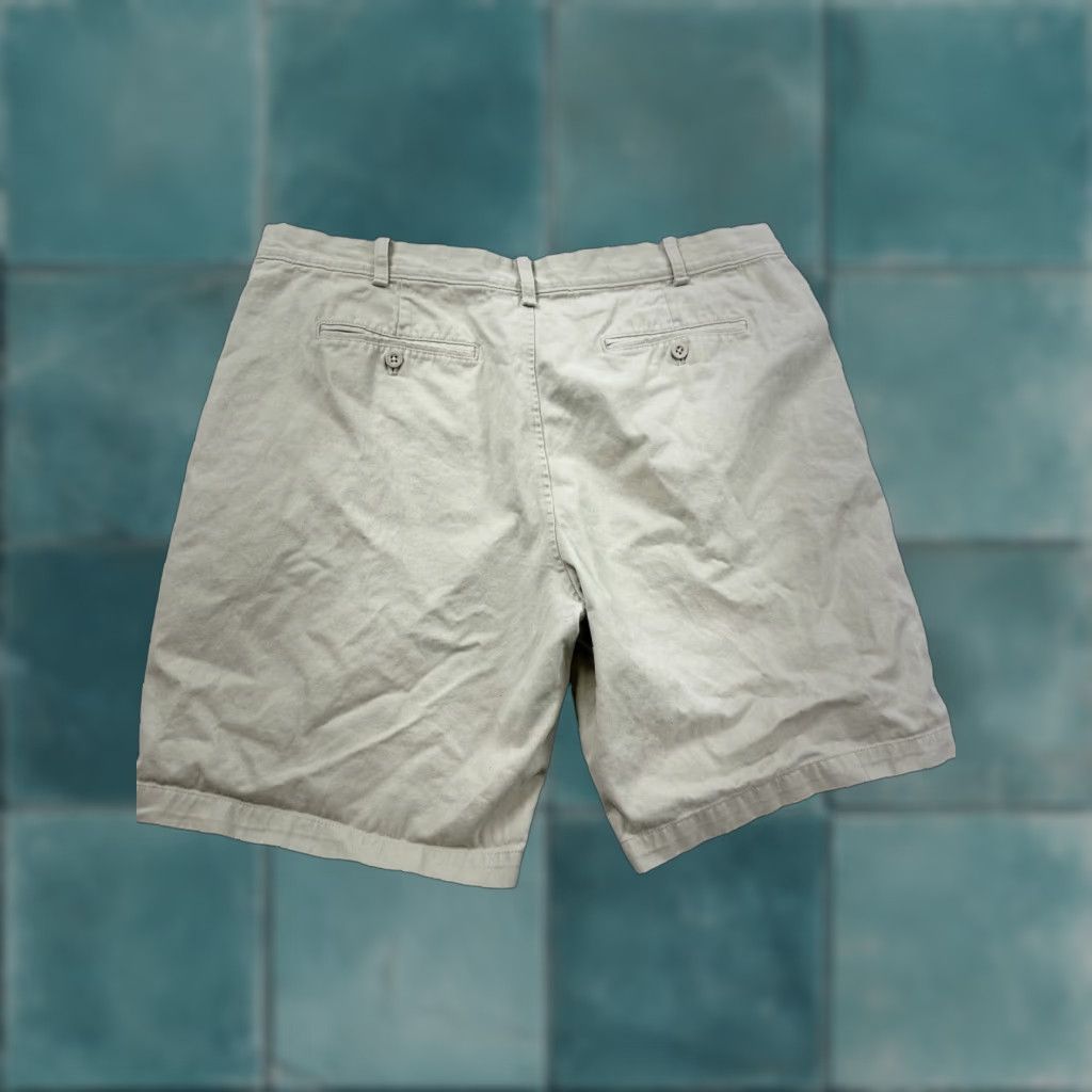 Eddie Bauer VINTAGE Eddie Bauer Shorts Men 42 Khaki Chino Hiking Trail Golf Safari Beige Solid Pockets 10in Inseam Classic Flat Front Mens Size US 42 / EU 58 - 1 Thumbnail