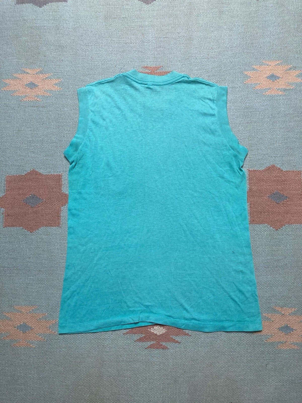 Vintage Vtg 80s sleeveless pocket t shirt blank muscle soft medium Size US M / EU 48-50 / 2 - 8 Thumbnail