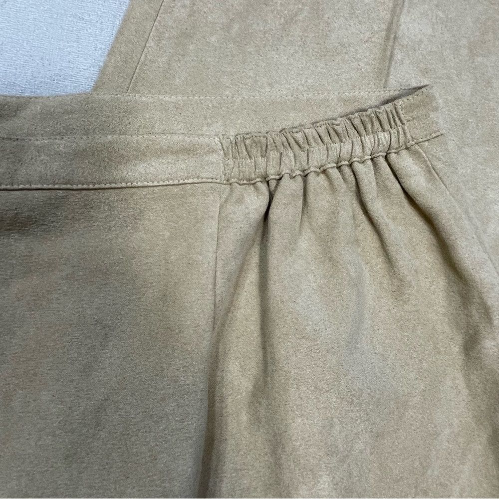 Other Alfred Dunner Beige Elastic Waist Faux Suede Pants Size 18 Size 40" / US 18 - 8 Thumbnail