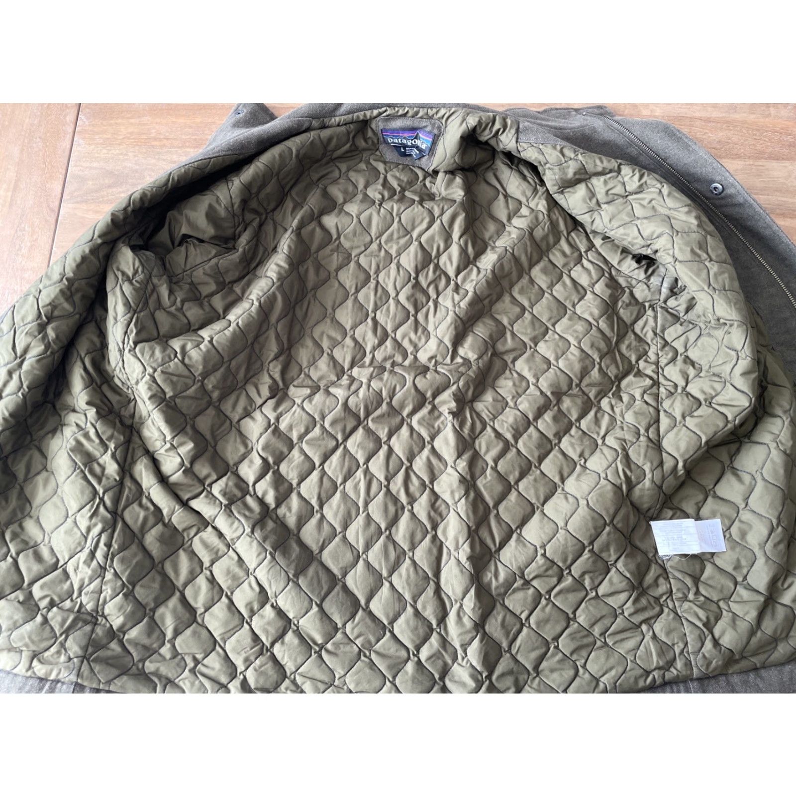 Patagonia Patagonia Jacket Mens Size L Felted Wool Blend Green Army Outdoor Mid-Length Zip Full Zip Casual Travel Workwear Pattern Solid Size US L / EU 52-54 / 3 - 4 Thumbnail