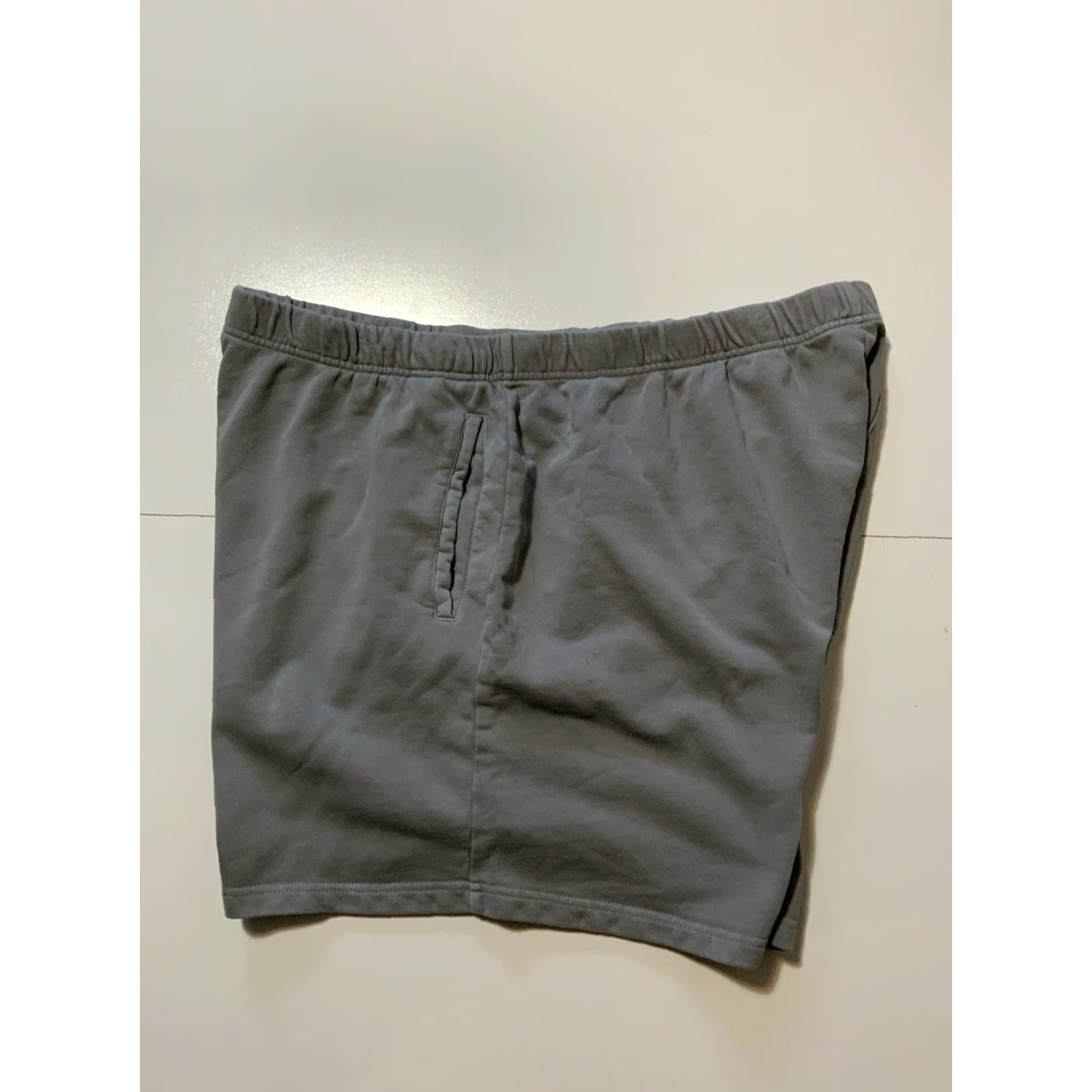 SKIMS Skims Sweat Shorts Mens 2XL Gray Terry Fleece Pigment Dyed Lounge Relaxed 5” Inseam Size US 39 - 4 Thumbnail