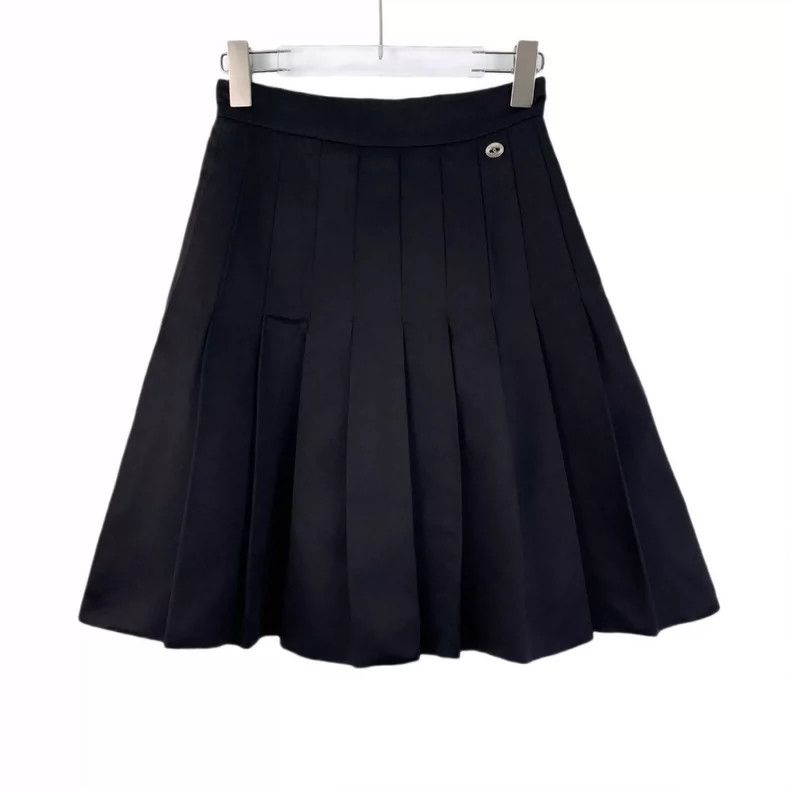 Chanel Chanel Black logo silk pleated skirt short skirt Nextarrow- Size 42" / US 20 - 1 Thumbnail