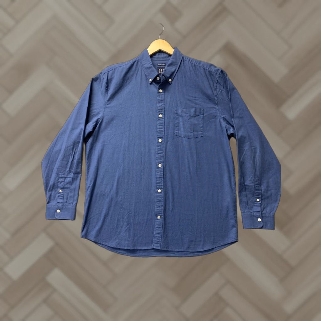 Gap VINTAGE The Gap Navy Blue Button-Down Shirt XL Men Regular Long Sleeve Blue 90s Concert? Size US XL / EU 56 / 4 - 1 Thumbnail