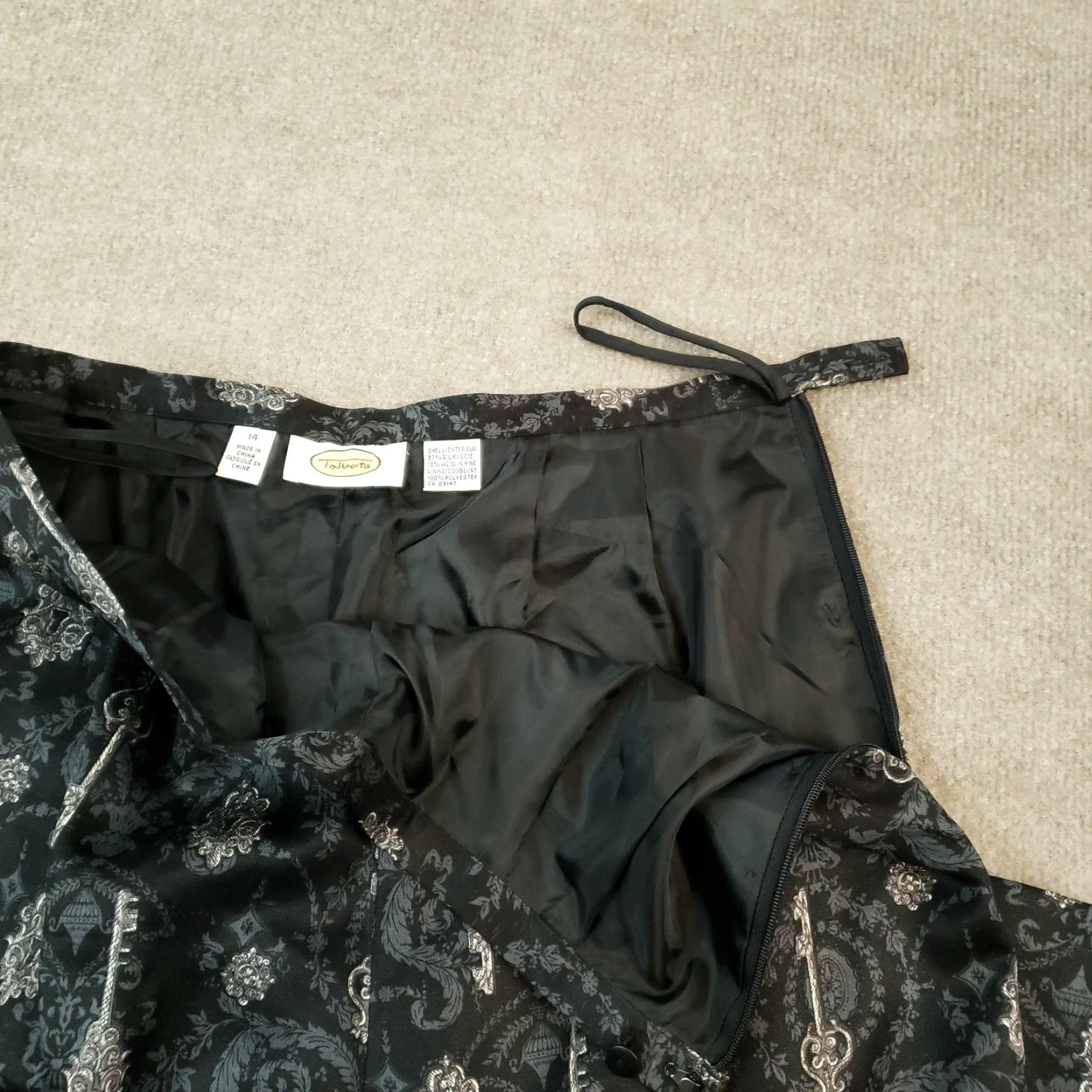 Talbots Talbots Pants Women Sz 14 Black Silk Wool Straight Leg Side Zip Casual Lock Keys Size 36" / US 14 / IT 50 - 7 Thumbnail