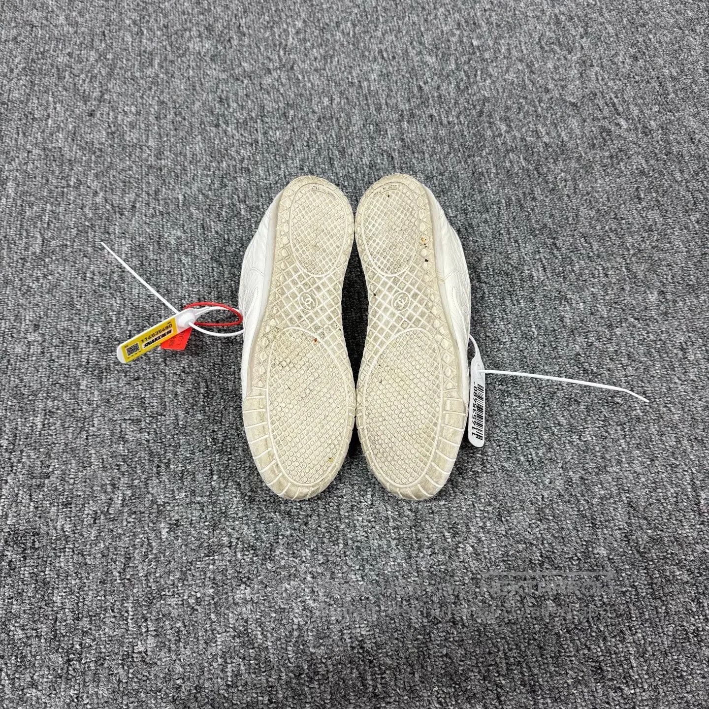 Other Chanel White shoes with a double C logo and a thin sole – Size US 6.5 / IT 36.5 - 6 Thumbnail