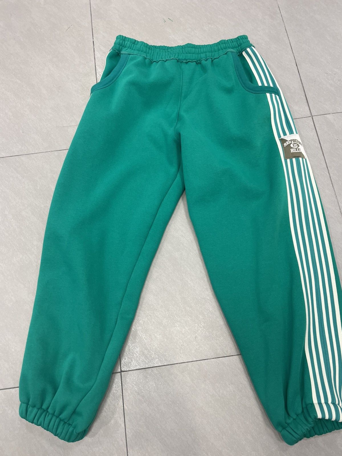 The GV Gallery Gv Gallery Lil Leon Green Sweat Size US 32 / EU 48 - 1 Thumbnail