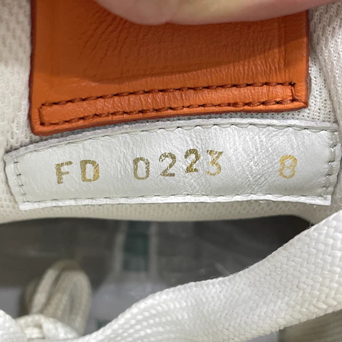 Louis Vuitton LOUIS VUITTON LV Trainer White & Orange Embossed K15 Size US 8 / EU 41 - 9 Thumbnail