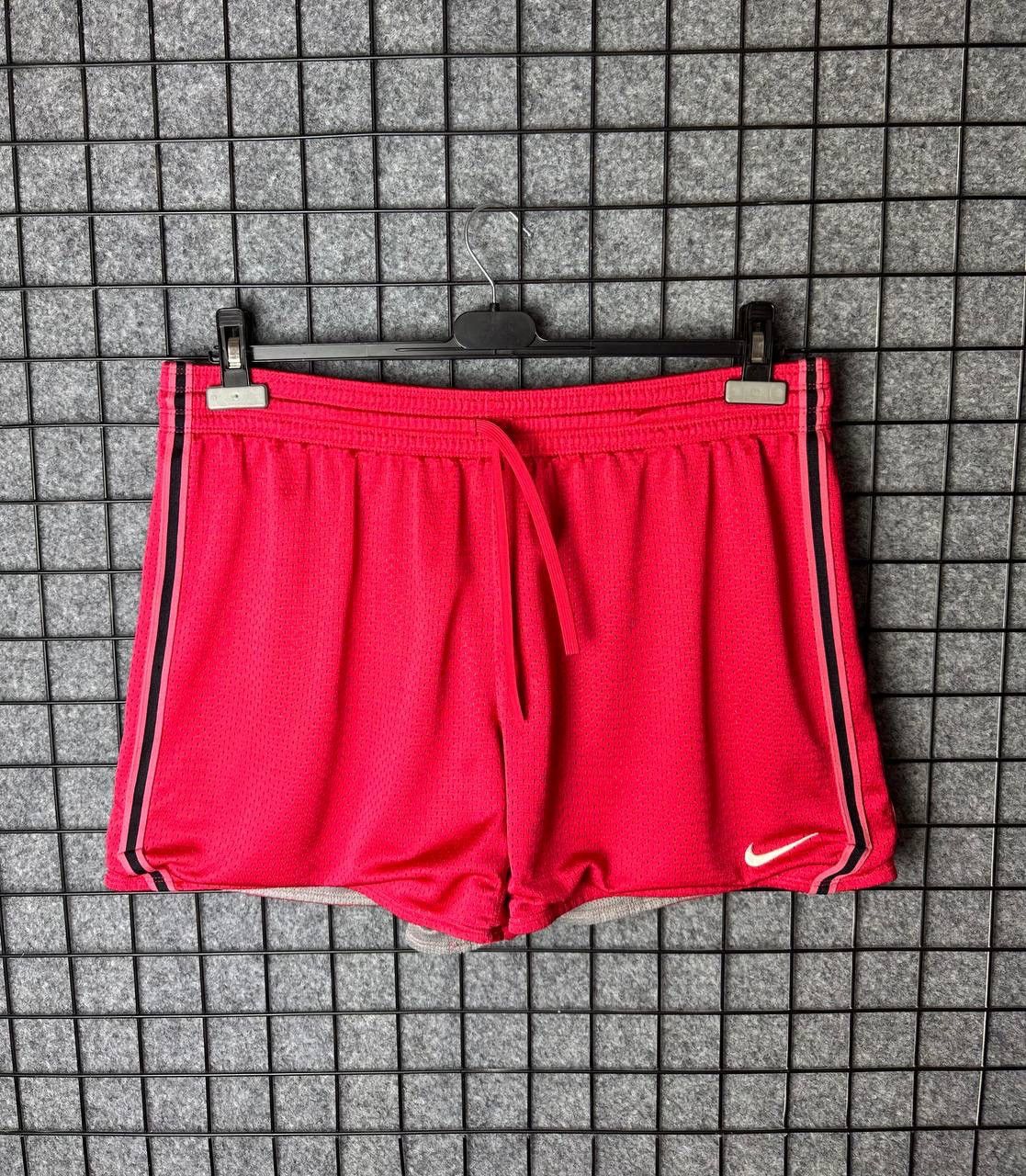 Nike Nike shorts jersey swoosh size Large Size US 34 / EU 50 - 1 Thumbnail
