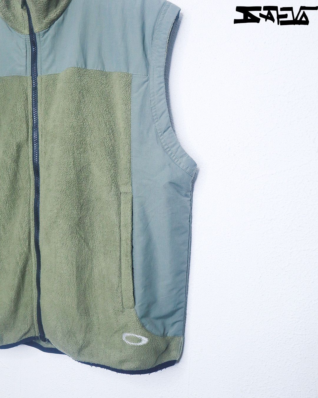 Oakley Oakley Software Vest "Gorpcore/Y2K" Size US M / EU 48-50 / 2 - 3 Thumbnail