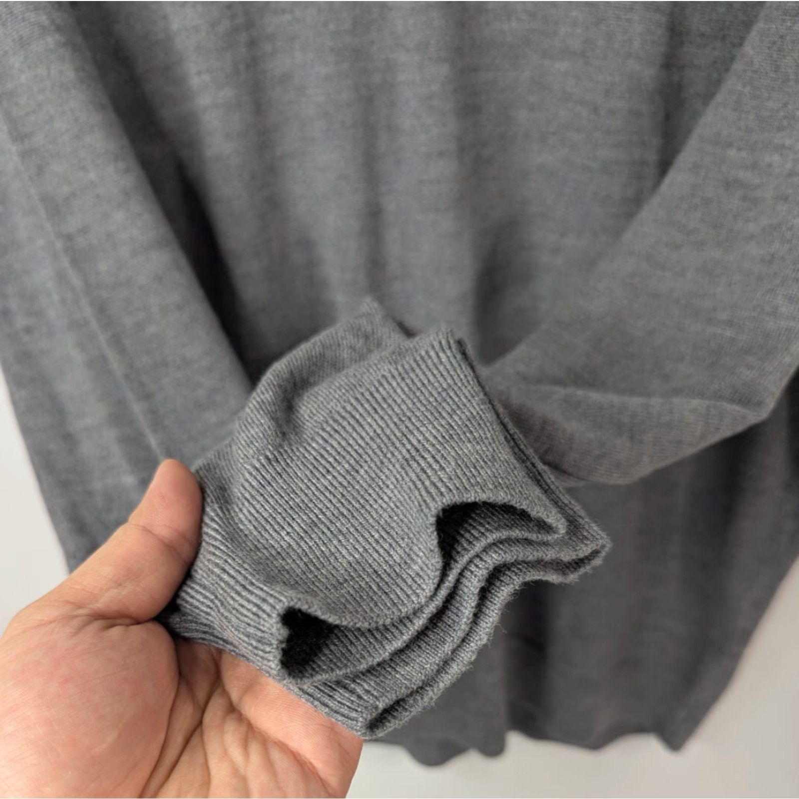 J.Crew J. Crew Merino Wool V-Neck Sweater Gray Men's Large Lightweight Preppy Size US L / EU 52-54 / 3 - 3 Thumbnail