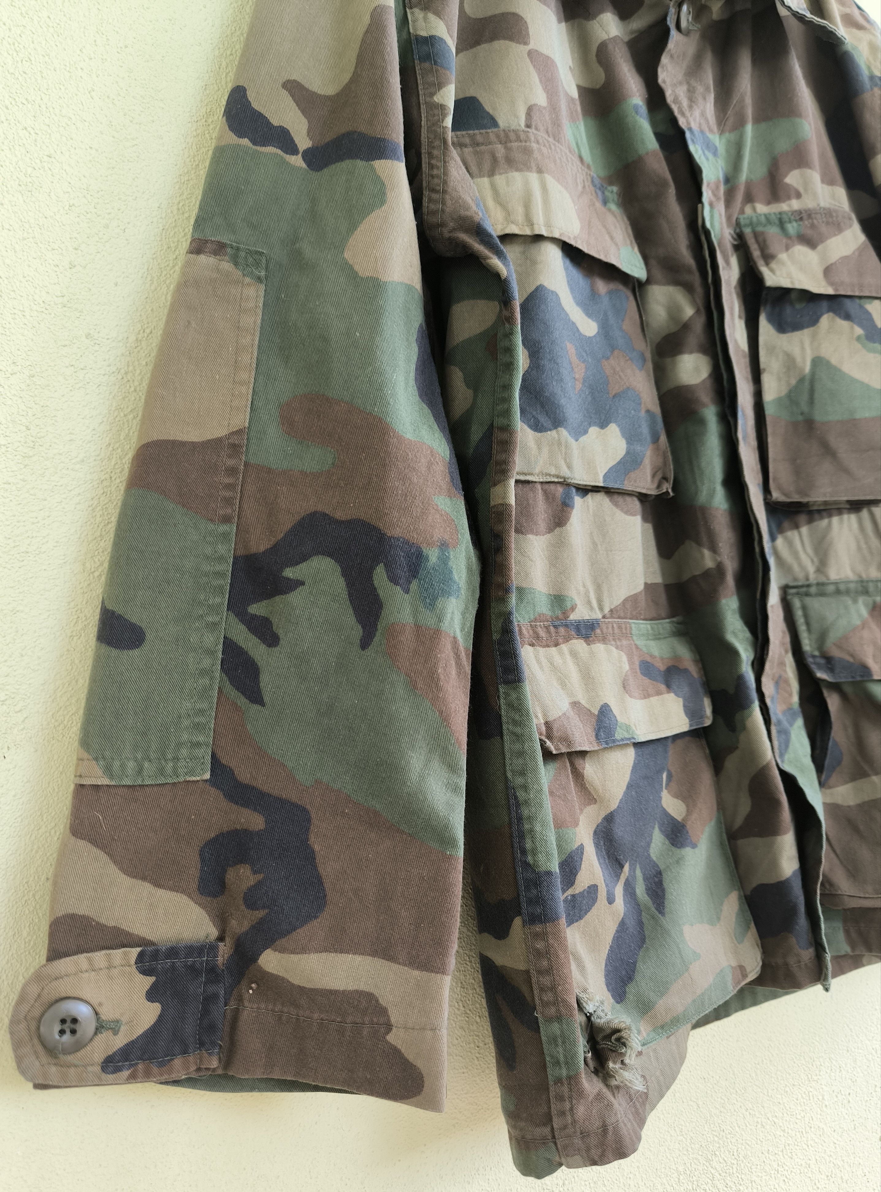 Vintage Vtg military woodland combat camo field jacket Size US M / EU 48-50 / 2 - 3 Thumbnail