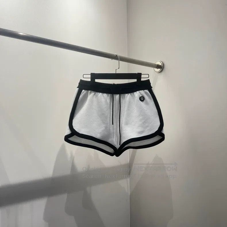 Louis Vuitton Louis Vuitton size xs White presbyopic full-print shorts Size US 28 / EU 44 - 1 Thumbnail