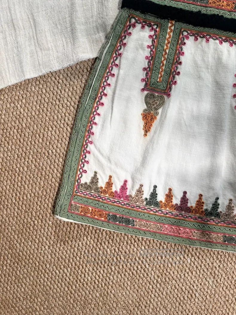 Valentino Valentino Hand-embroidered ethnic style dress Size L / US 10 / IT 46 - 4 Thumbnail
