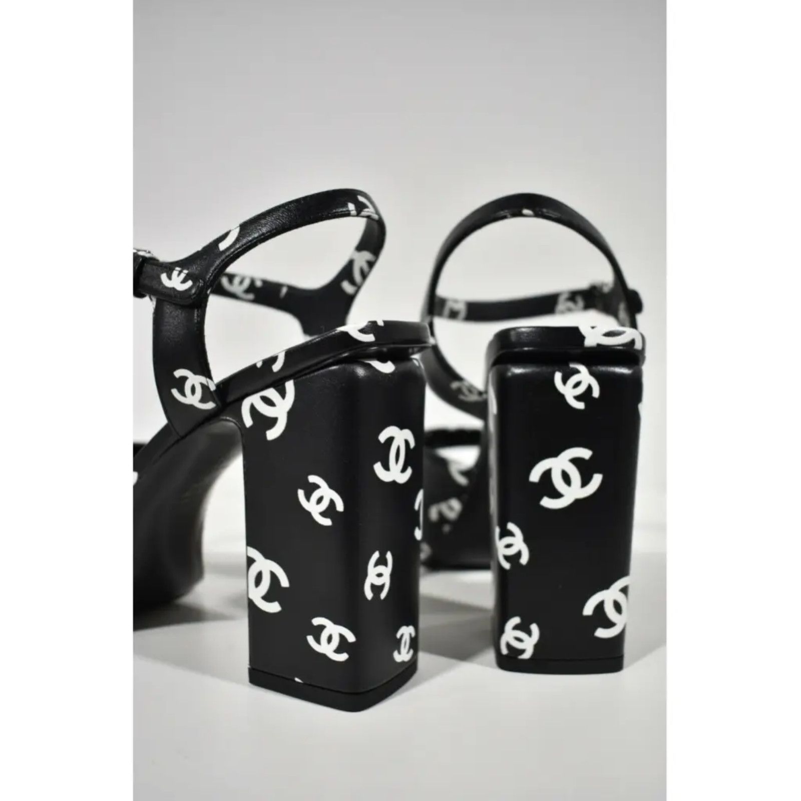 Chanel Chanel 22S Black White Lambskin CC Logo Platform Strap Size US 9 / IT 39 - 11 Thumbnail