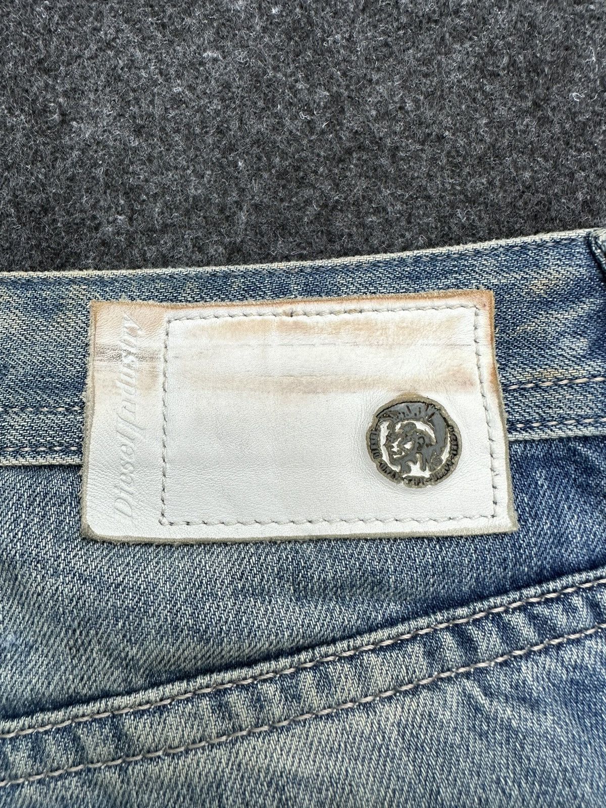 Diesel Diesel Buster Thrashed Distressed Design Denim 29x32 D70 Size US 29 - 10 Thumbnail