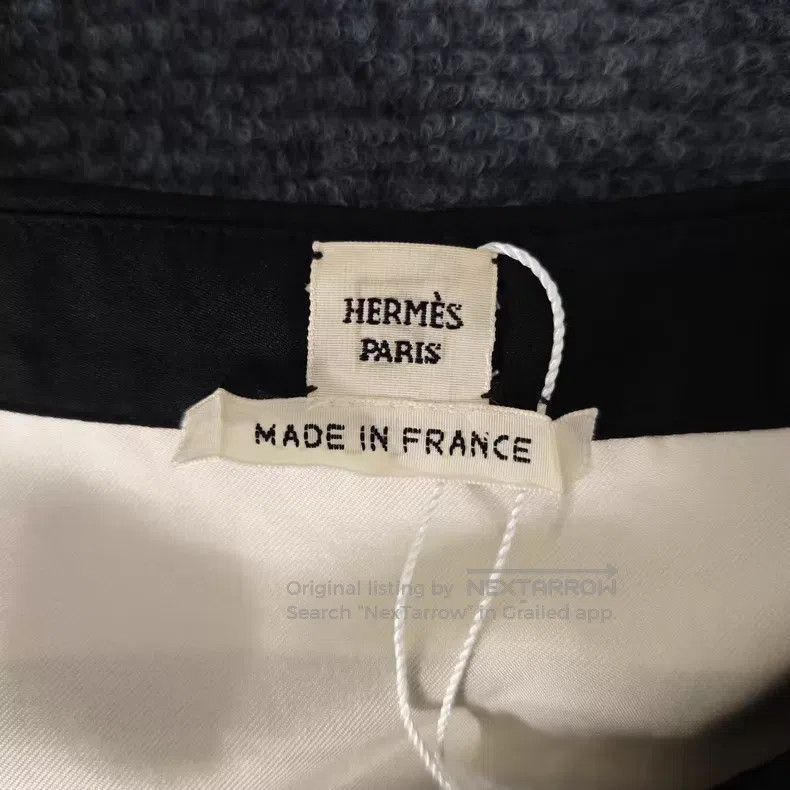 Hermes Hermes Library Seal Series Black and White Printed Silk Sh Size M / US 6-8 / IT 42-44 - 4 Thumbnail
