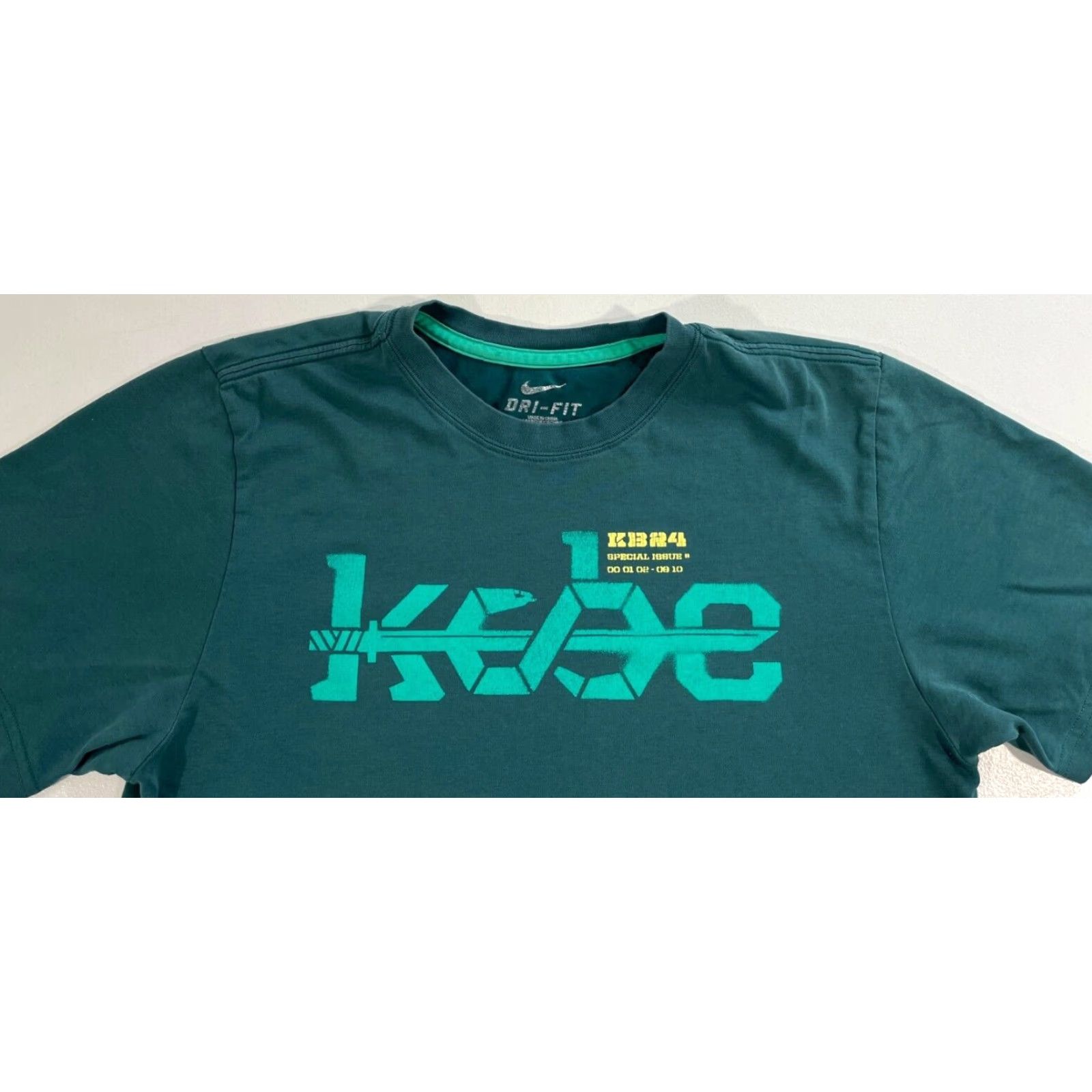 Nike VINTAGE Nike Kobe Bryant KB24 Special Issue T-Shirt Sports Basketball Mens S Green Nike Dri-Fit 522861-365 Size US S / EU 44-46 / 1 - 3 Thumbnail