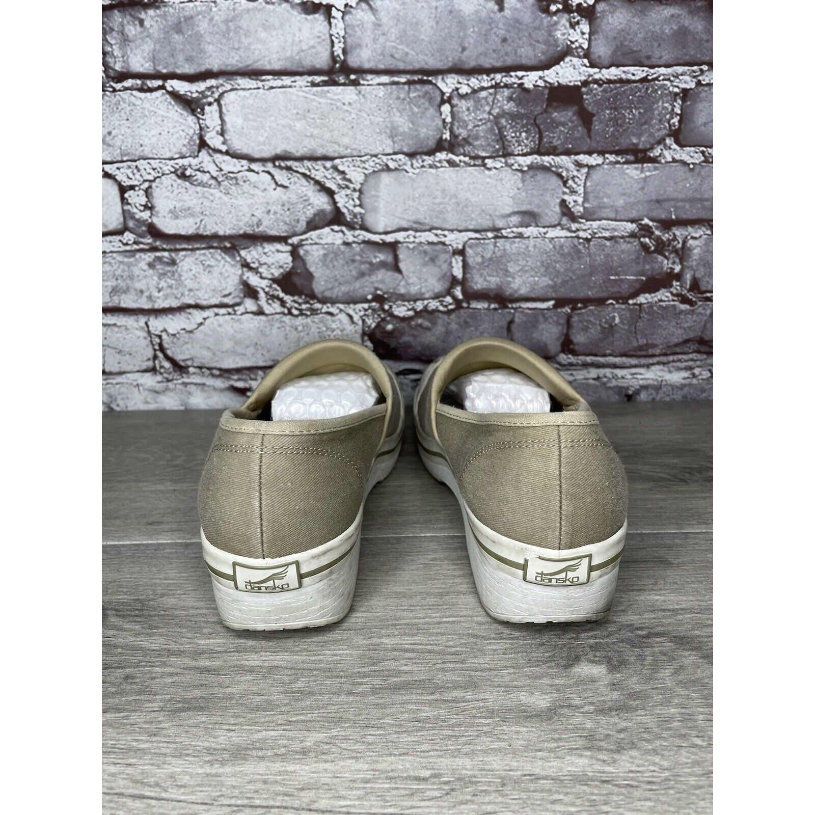 Other Dansko Volley Vegan Tan Beige Khaki Canvas Non Slip Clogs Wo Size US 8.5 / IT 38.5 - 6 Thumbnail