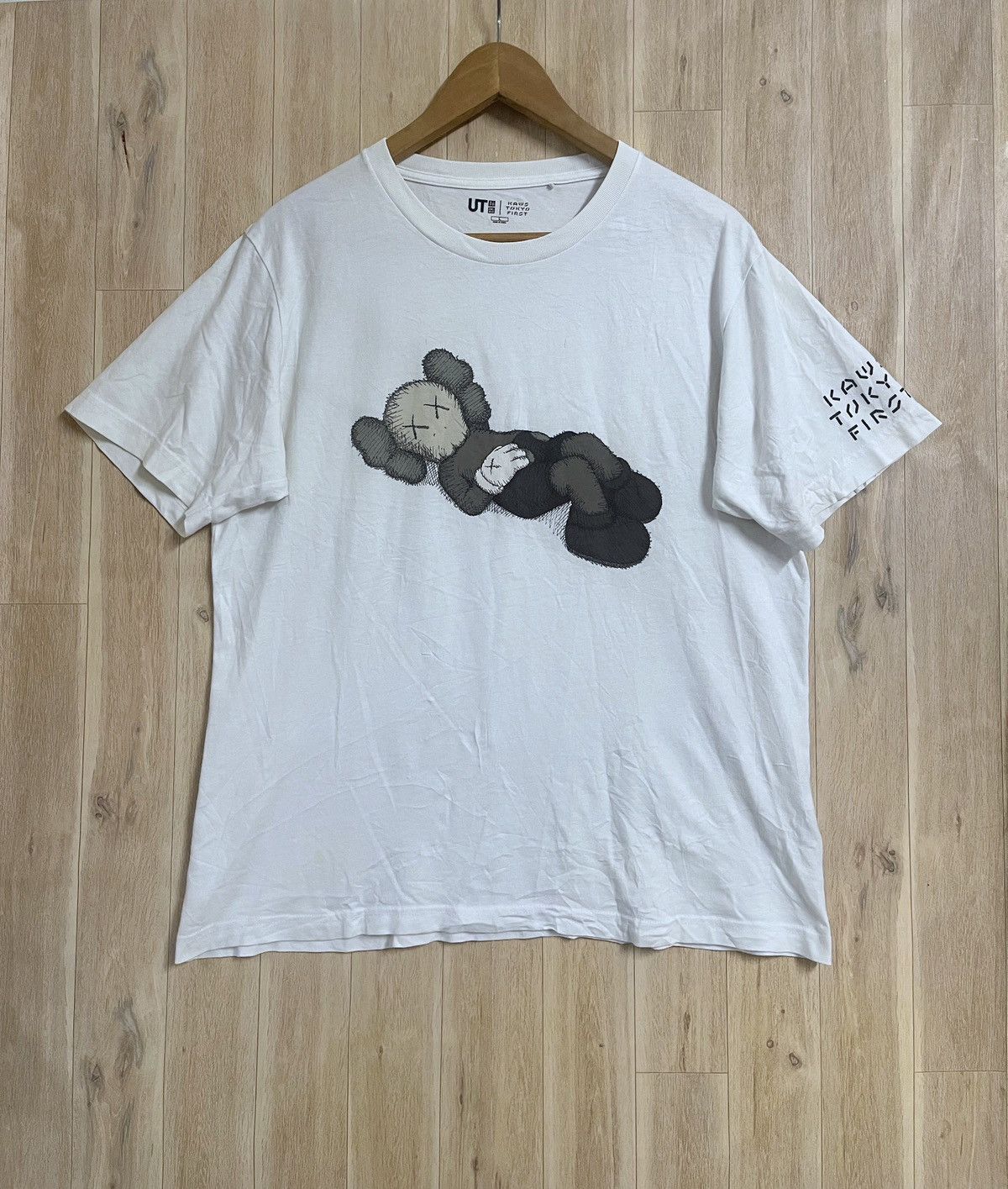 Japanese Brand × Kaws Rare Kaws x Uniqlo x Tokyo First T shirt L Japan Limited Size US L / EU 52-54 / 3 - 1 Thumbnail