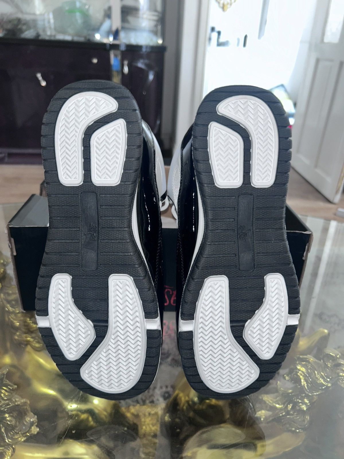 Other RISE Shuttle Basketball Trainers – White/Black Size US 7 / EU 40 - 5 Thumbnail