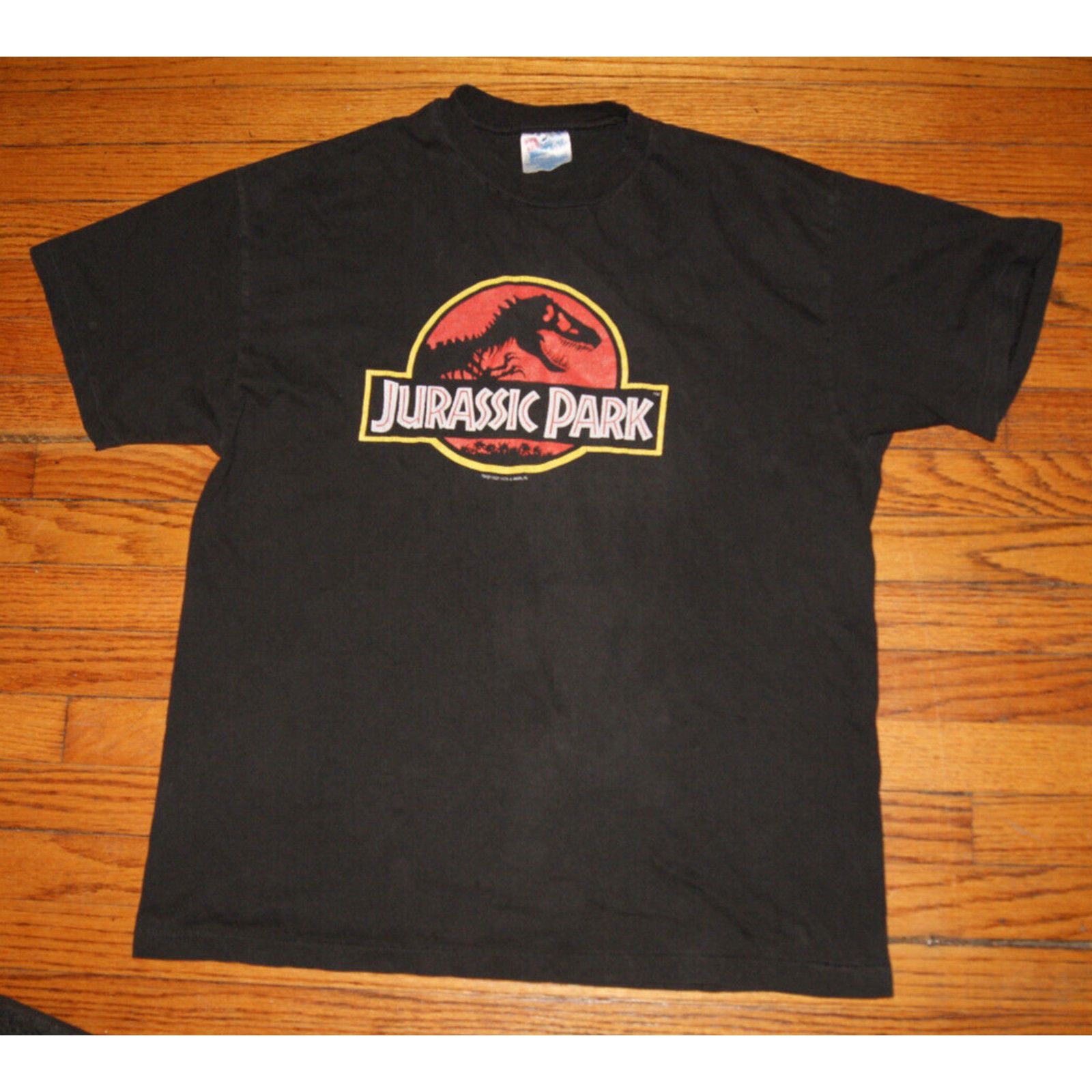 Hanes VTG Jurassic Park TShirt 1992 Movie Original Dinosaur 90s L Size US L / EU 52-54 / 3 - 1 Thumbnail