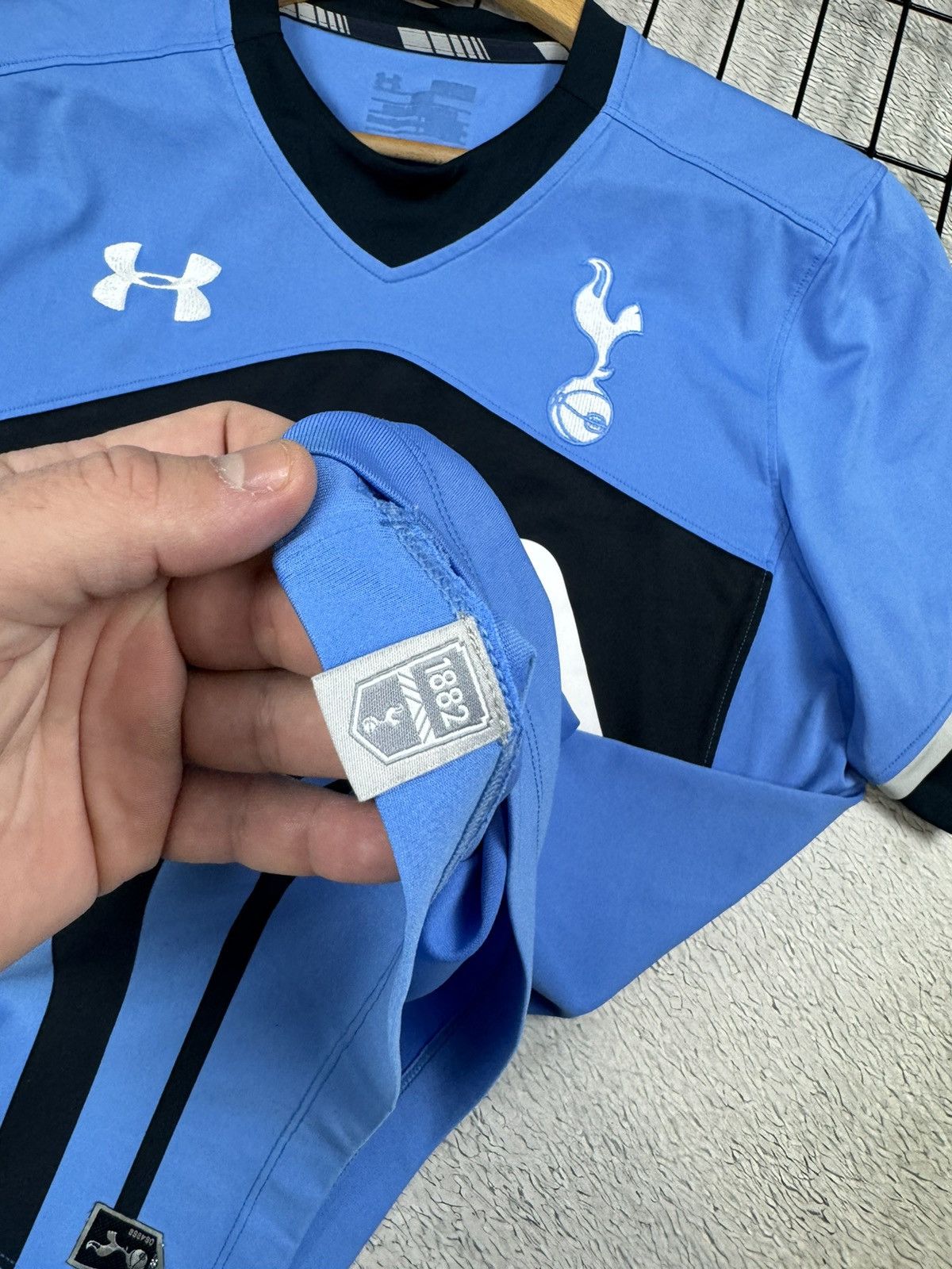 Under Armour × Vintage Vintage Tottenham 2015/16 Under Armour Jersey Blokcore M sz Size US M / EU 48-50 / 2 - 8 Thumbnail
