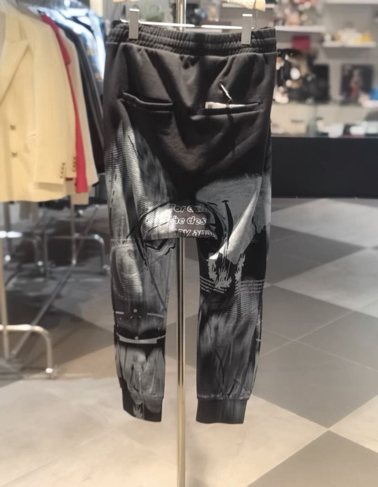 11 By Boris Bidjan Saberi 11 BY BORIS BIDJAN SABERI Black Print Joggers Size US 33 - 2 Thumbnail