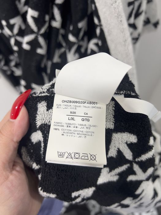 Off-White Arrow Pattern Bathrobe