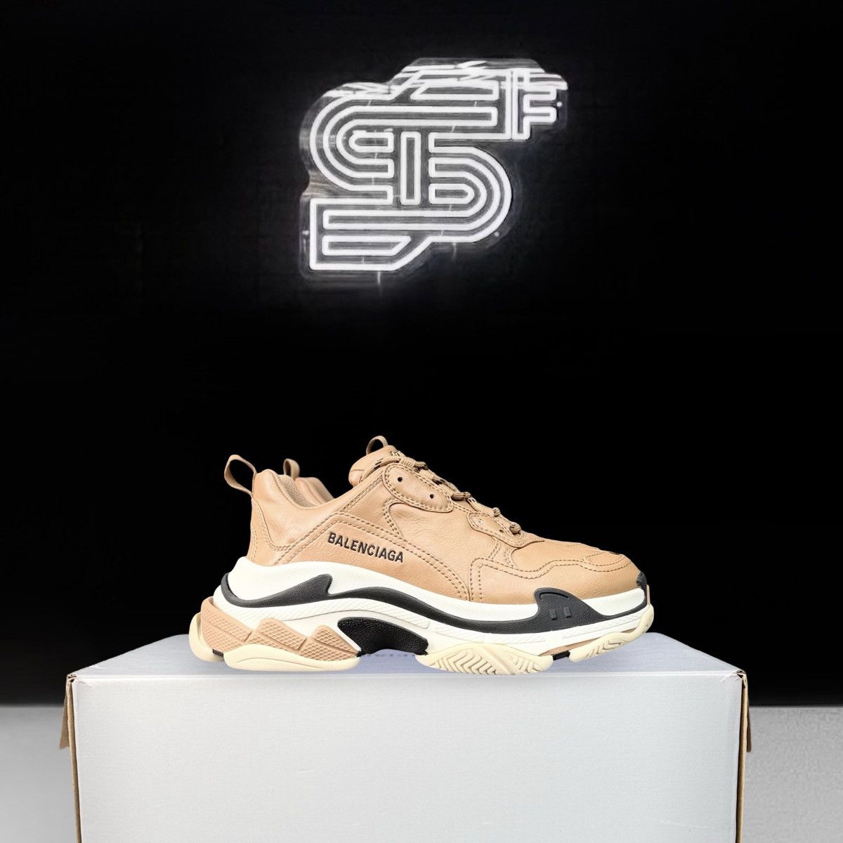 Balenciaga Balenciaga Triple-S Sneaker Size US 7.5 / EU 40-41 - 1 Thumbnail