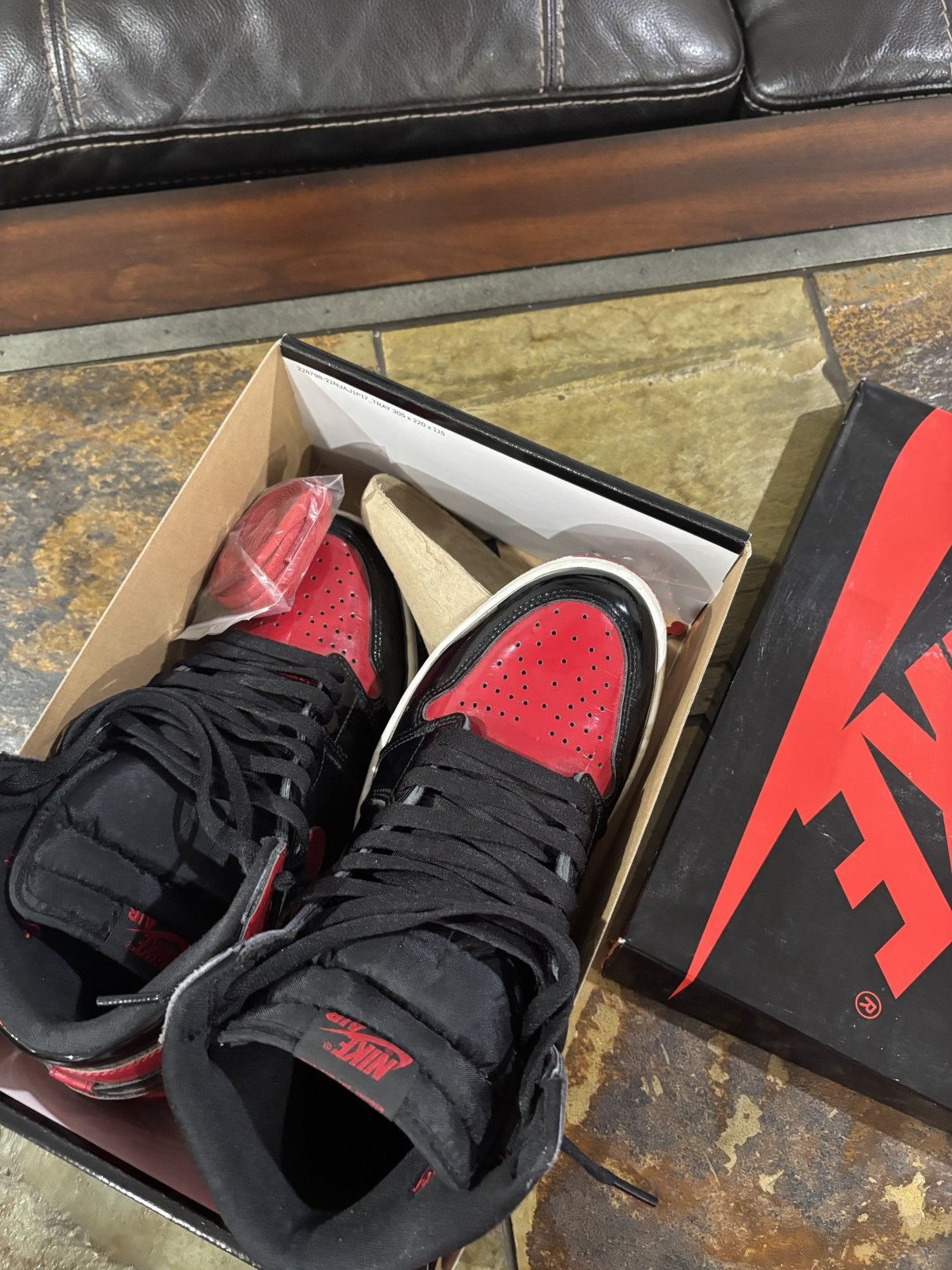 Jordan Brand Air Jordan 1 High og patent bred sneaker Size US 8.5 / EU 41-42 - 9 Thumbnail