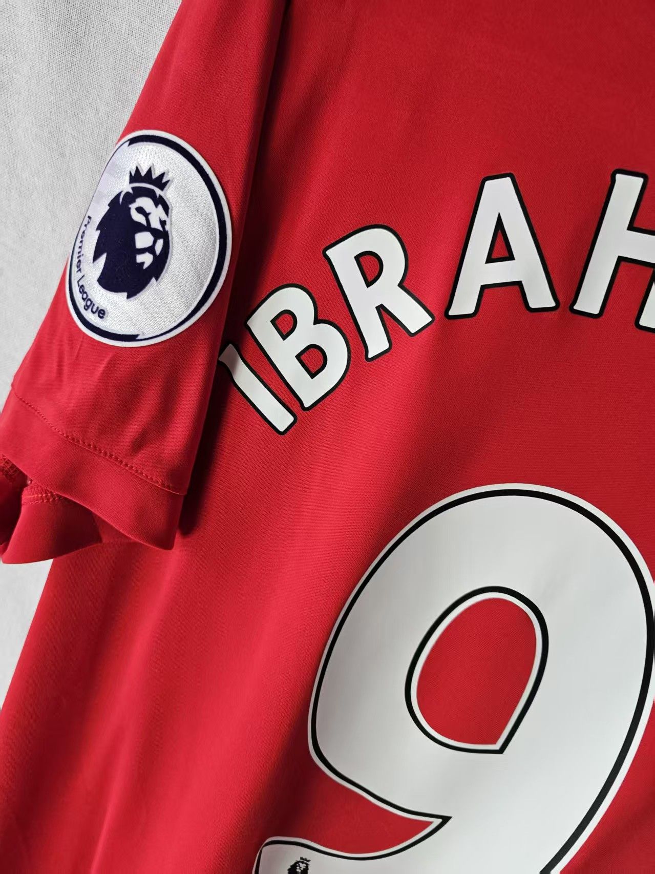 Other Vintage MUFC 9 Ibrahimovic Jersey Size US XL / EU 56 / 4 - 4 Thumbnail