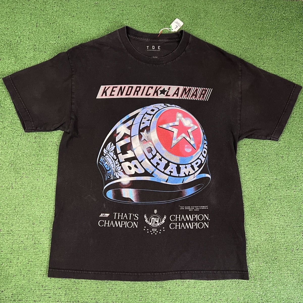 Kendrick Lamar × Rap Tees Kendrick Lamar World Champion TDE 2018 T Shirt Championship Size US L / EU 52-54 / 3 - 1 Thumbnail