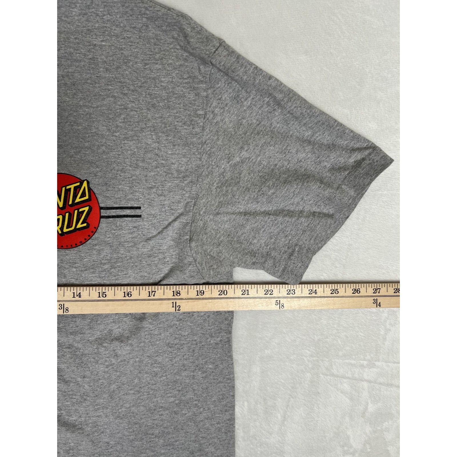 Santa Cruz Skateboards Vintage Santa Cruz Skateboard T-Shirt Size Medium Gray OG Lo Size US M / EU 48-50 / 2 - 4 Thumbnail