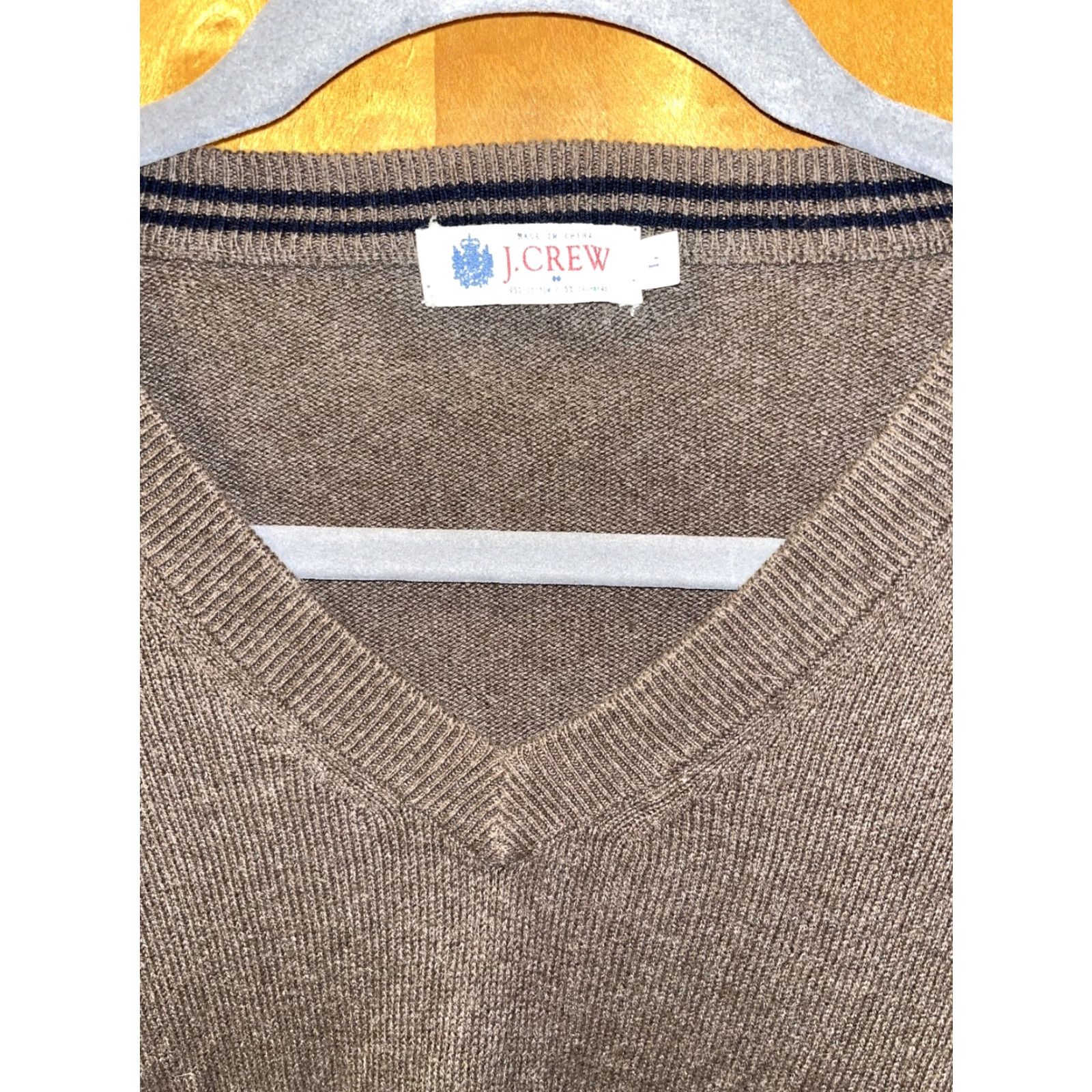 J.Crew VINTAGE J.CREW Mens Large Sweater Long Sleeve V-Neck Pullover Knit Cashmere Cotton Brown 90s Classic Preppy Size US L / EU 52-54 / 3 - 2 Thumbnail