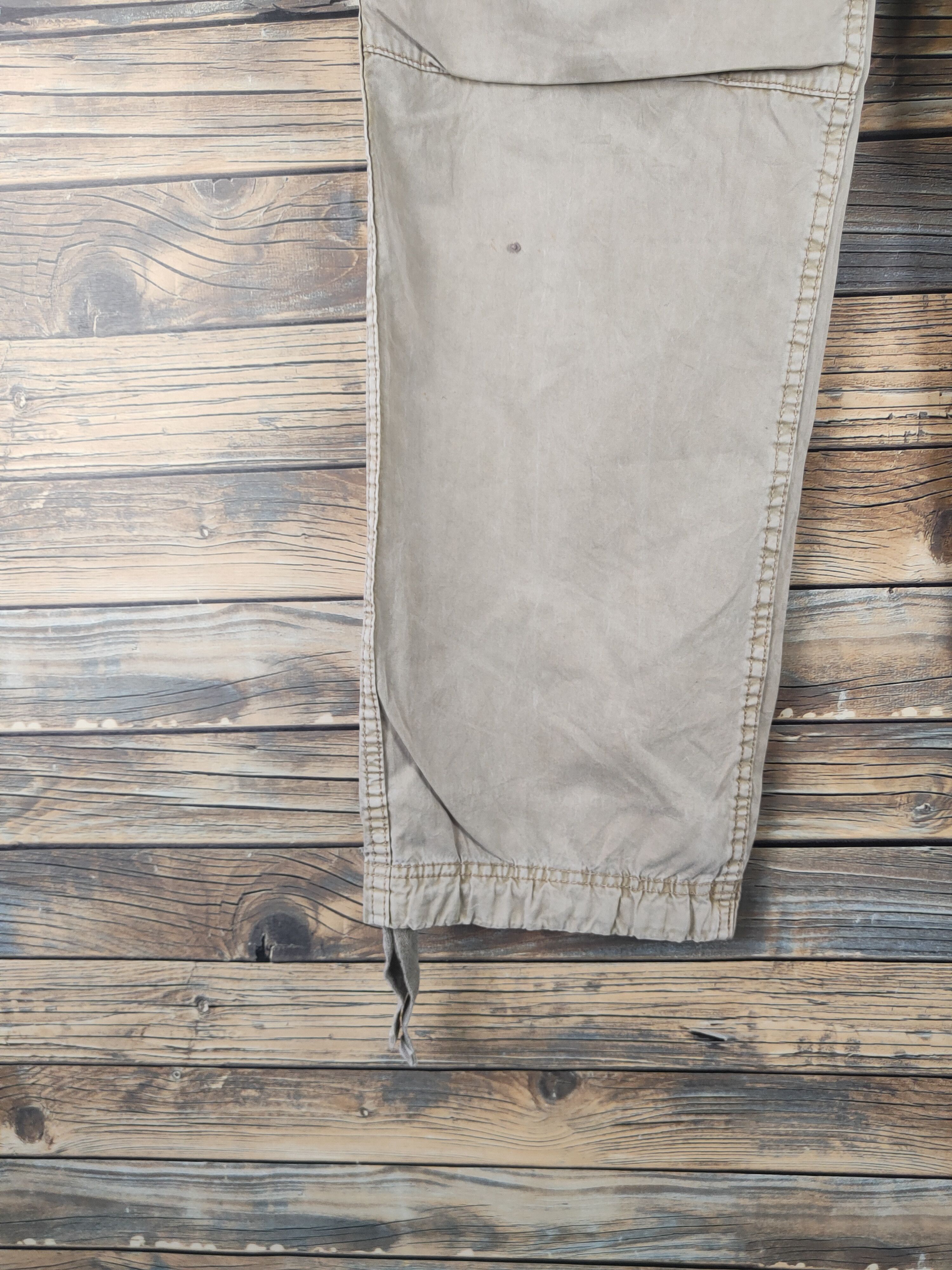Japanese Brand DL Uniqlo Beige Multipocket Cargo Pants #SP46-291T Size US 31 - 4 Thumbnail