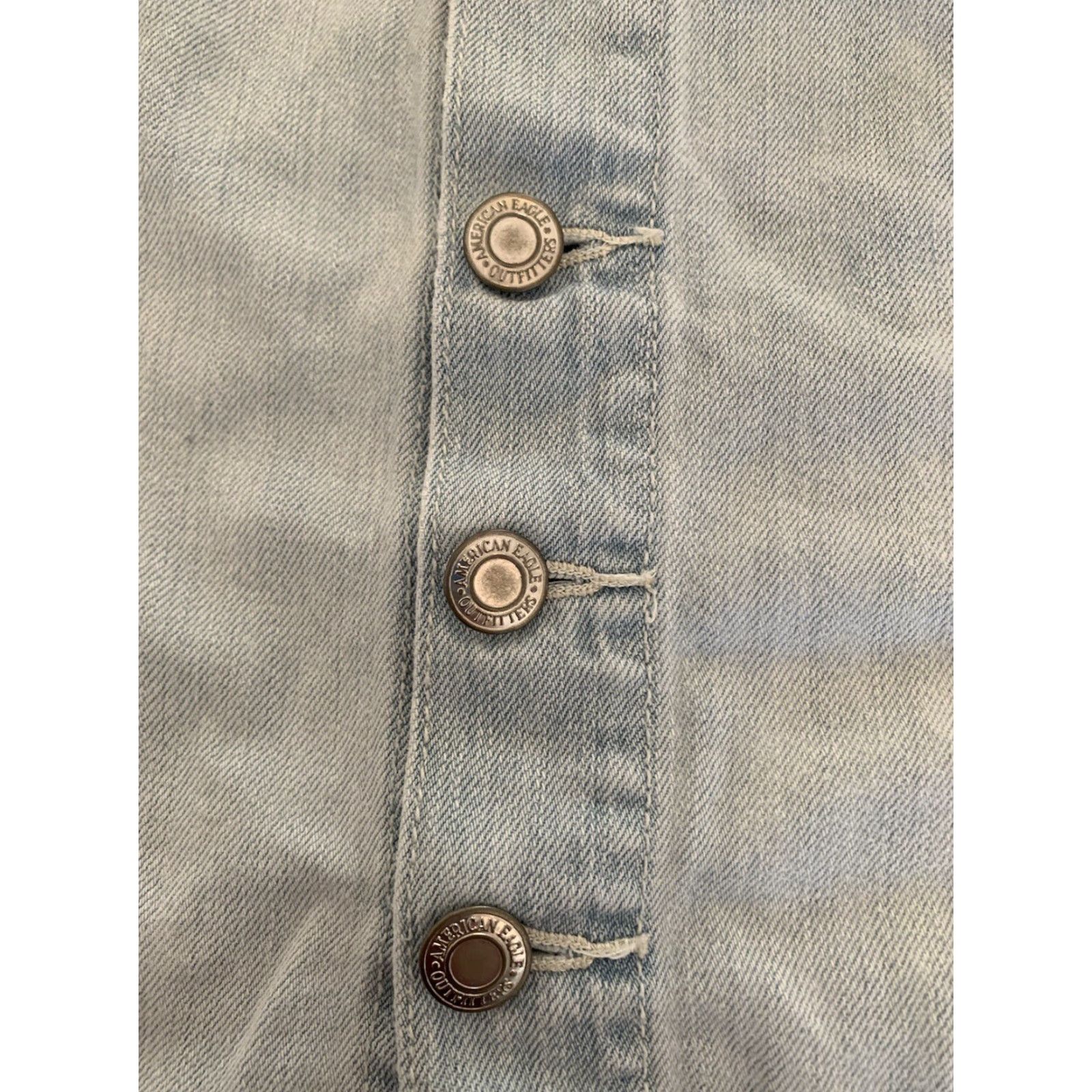 American Eagle Outfitters VINTAGE 6 American Eagle Outfitters Light Wash Button Front Jean Skirt Denim Frayed Hem Size 28" / US 6 / IT 42 - 3 Thumbnail
